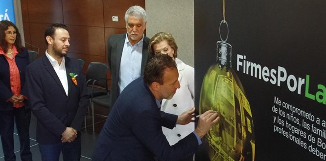 "Nunca toque la pólvora. Nunca" "Nunca toque la pólvora. Nunca"