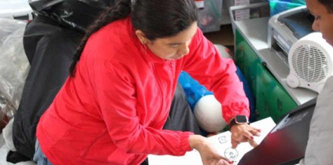 Entrega de computadores y tecnología en colegios de Usme