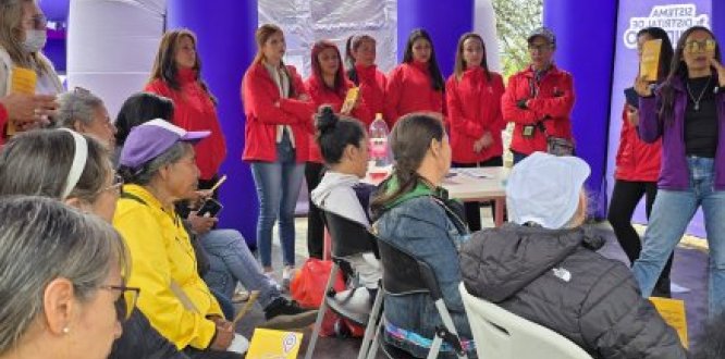 En evento de Herramientas de Servicios para la mujer de Usme